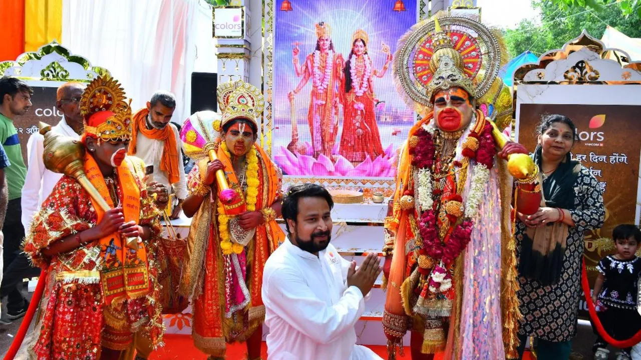 Tarun Khanna praised the 4D Lakshmi Narayan temple and called it a source of peace. 