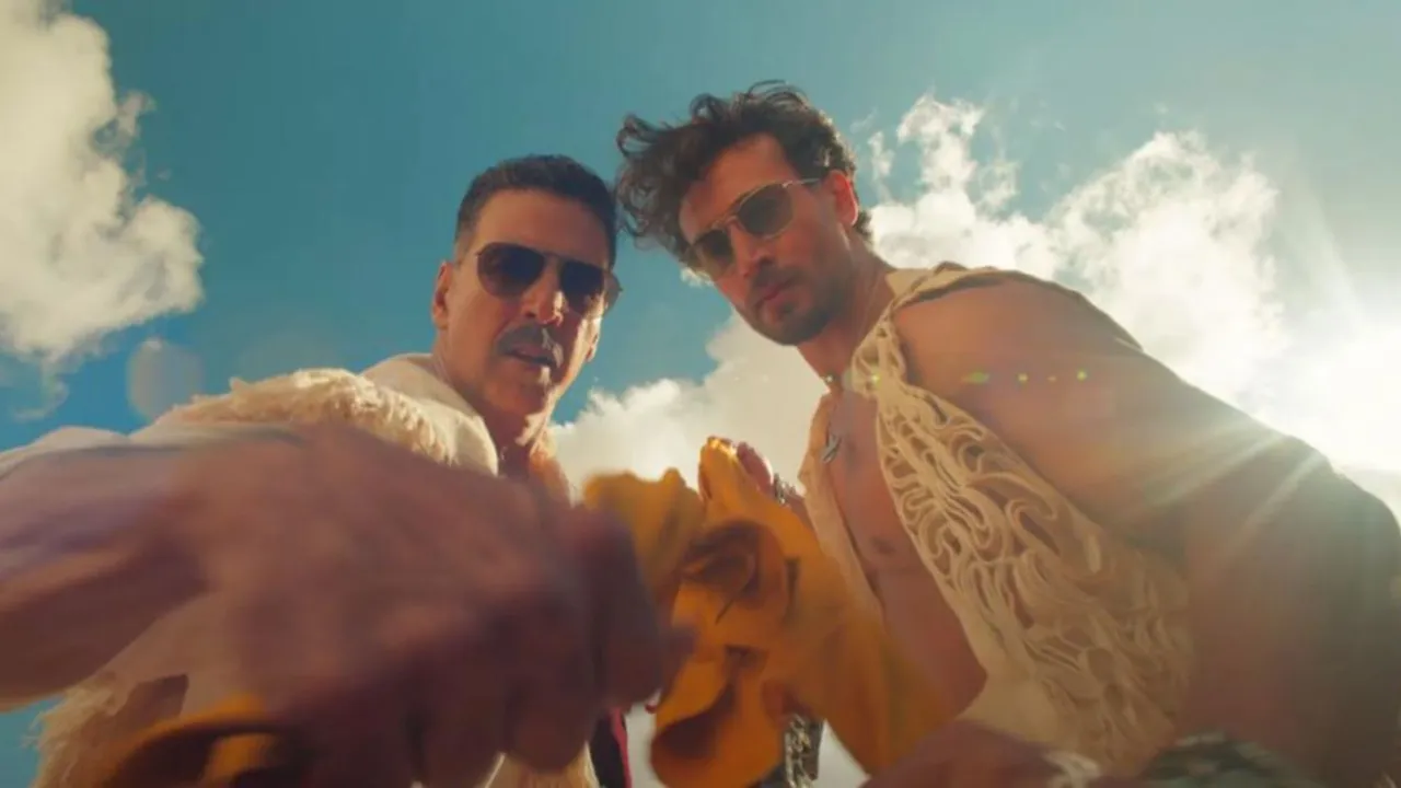 Akshay Kumar unveils his best friend co star Tiger Shroff 