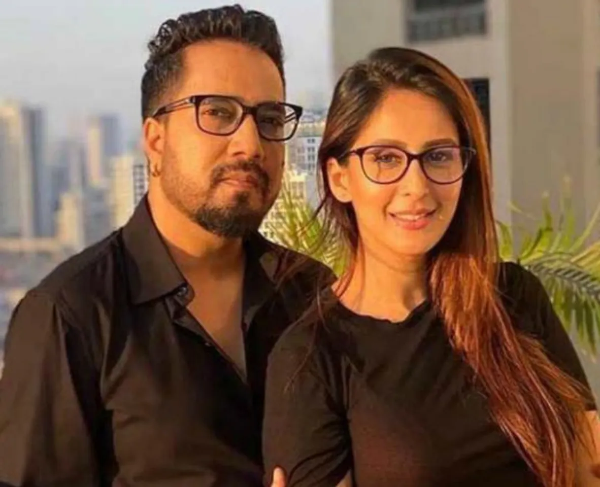 क्या टीवी एक्ट्रेस चाहत खन्ना के साथ मीका सिंह का अफेयर चल रहा है ? देखिए फोटो