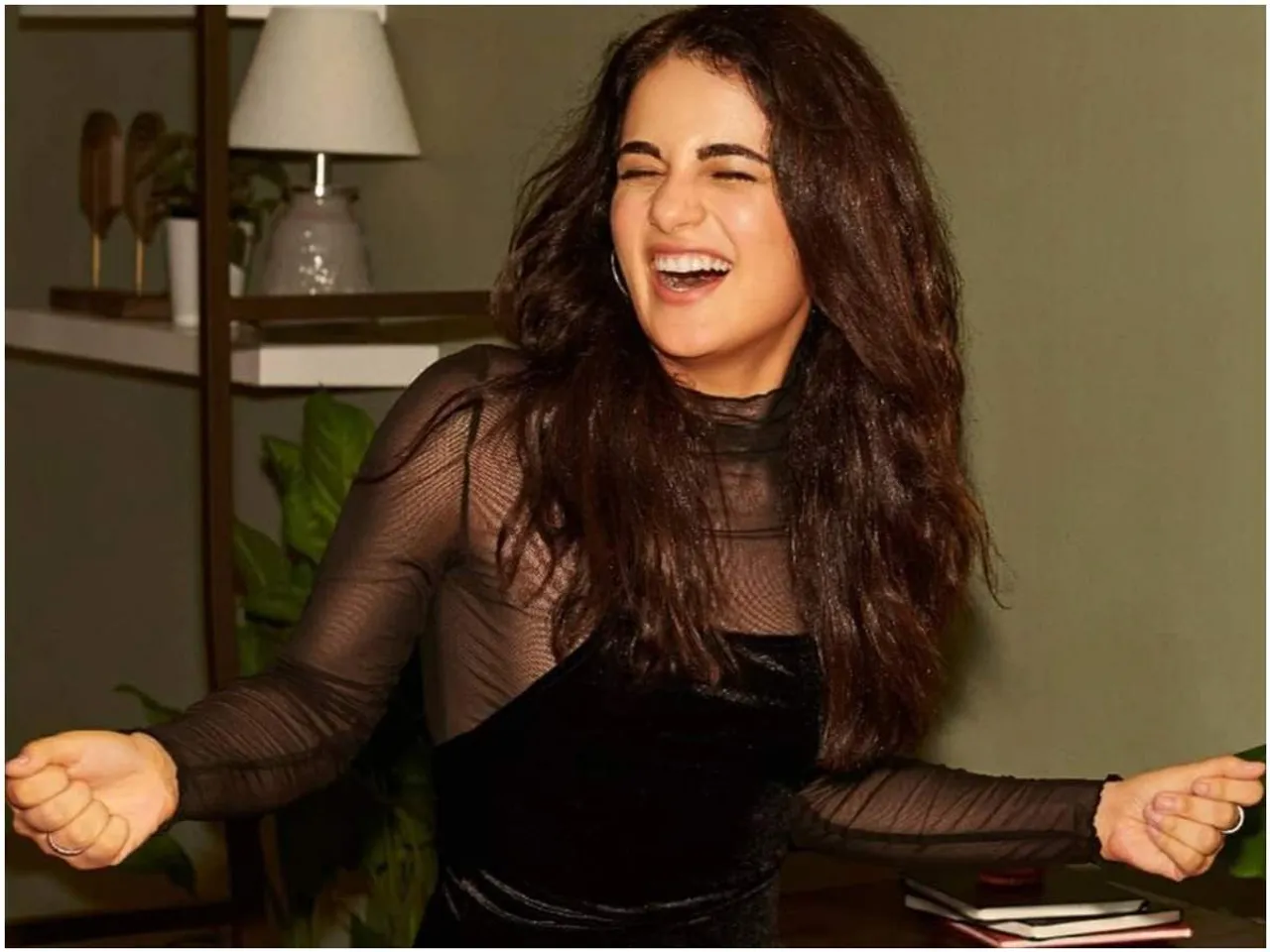 एक्ट्रेस राधिका मदान ने लिया कोविड वैक्सीन का पहला डोज़, लोगों से किया वैक्सीन पंजीकरण की अपील ! 