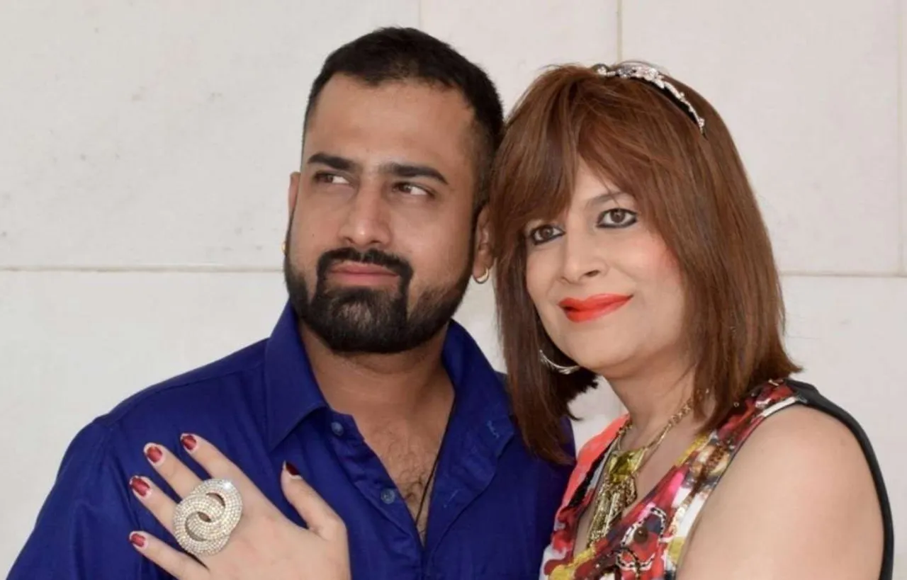 बॉबी डार्लिंग ने पति से मांगा तलाक, पति ने शादी पर ही उठा दिए सवाल