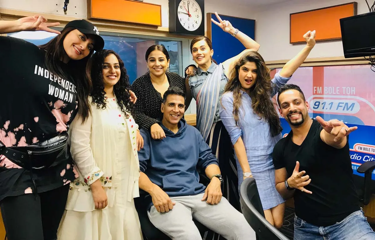 रेडियो सिटी 91.1 एफएम पर फिल्म को प्रमोट करने पहुंची मिशन मंगल की स्टार कास्ट