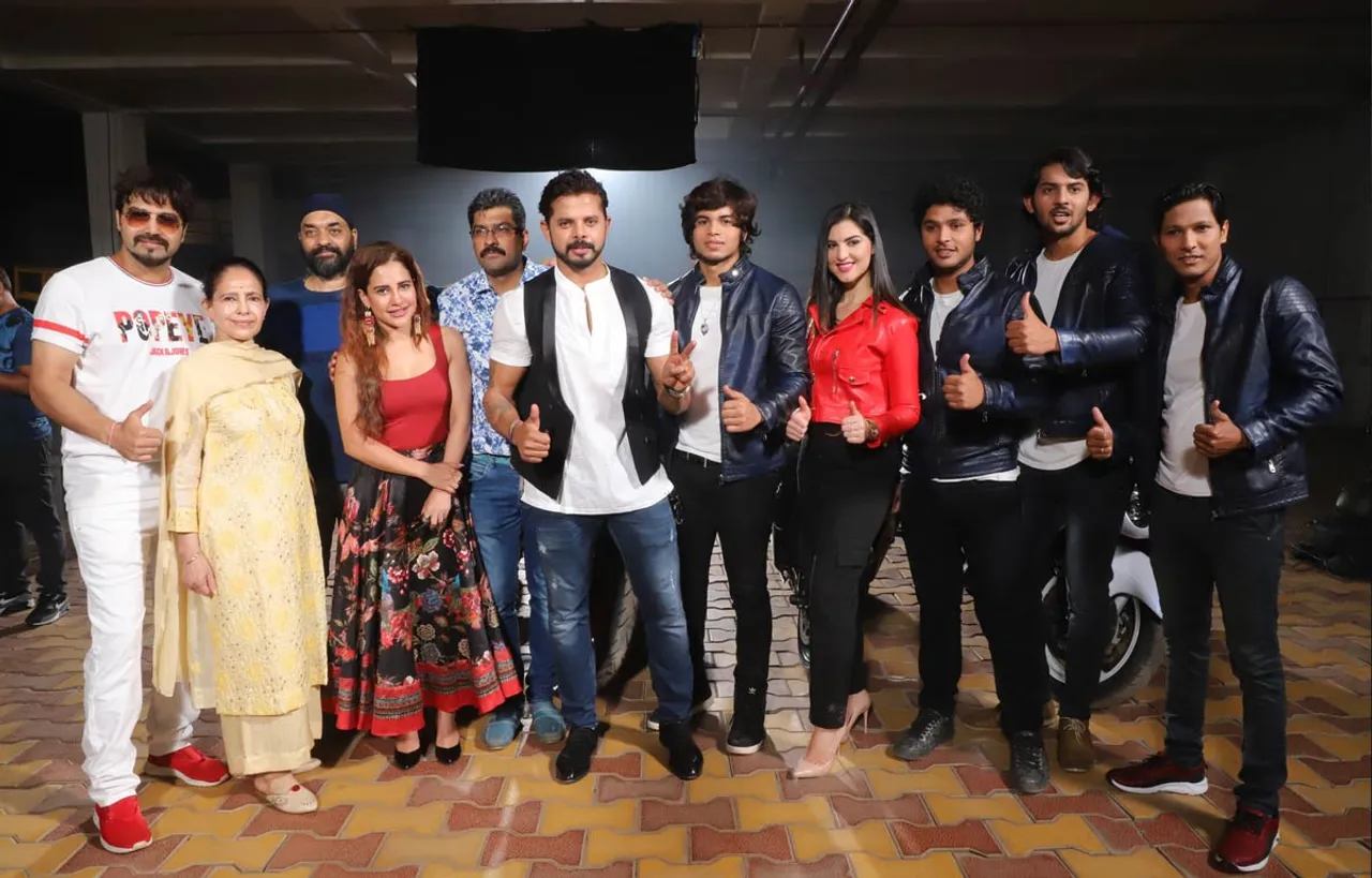 हिंदी और कन्नड़ शीर्षक में द्विभाषी फिल्म "स्पीड बॉयज- धूम मचाले" का मुहूर्त हुआ
