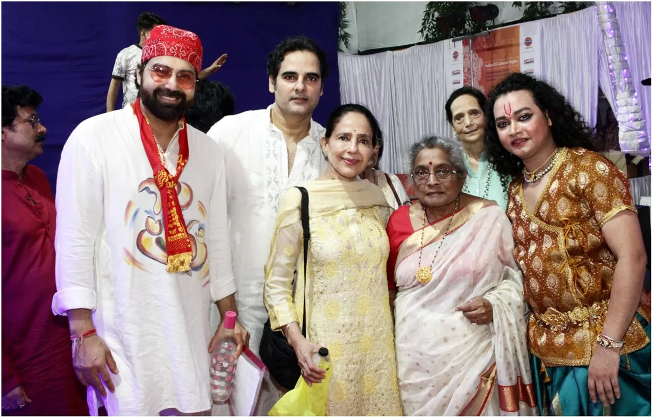 Photos: जॉय मुखर्जी के "शिवरंजनी दुर्गा पूजा उत्सव" की सिल्वर जुबली