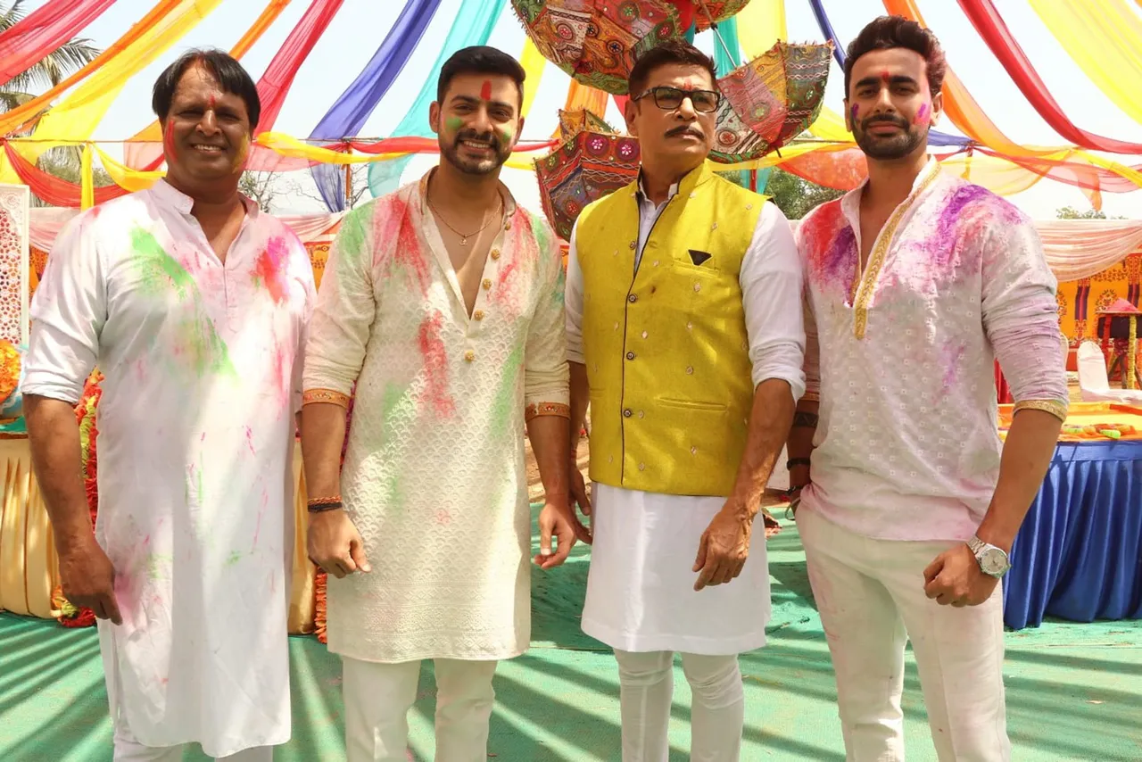 दंगल टीवी के हिट शो "रंग जाऊं तेरे रंग में" के कलाकार रंग गए होली के रंग में