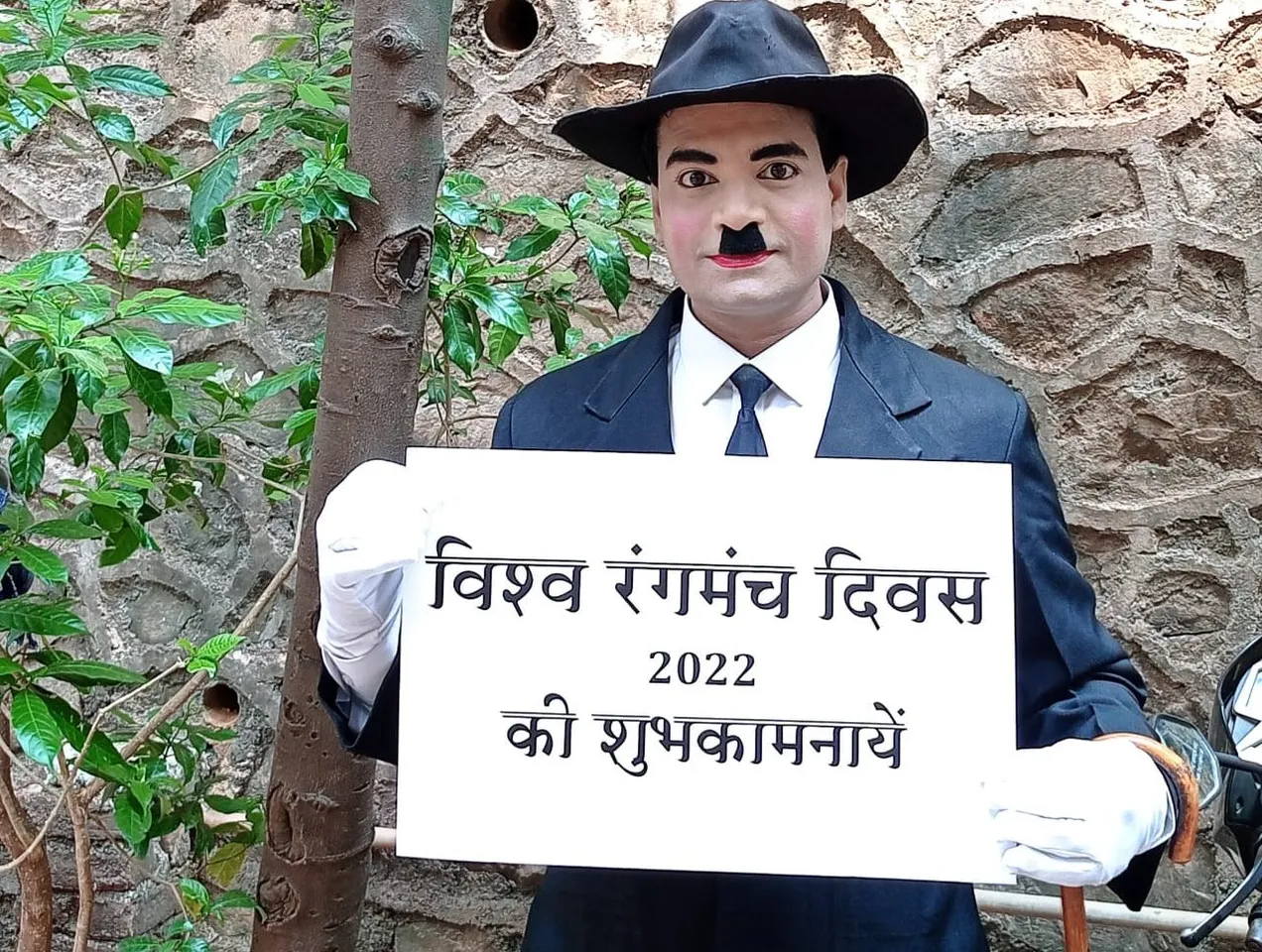 विश्व रंगमंच दिवस पर अभिनेता राजन कुमार ने लाइव शो में दर्शकों को गुदगुदाया
