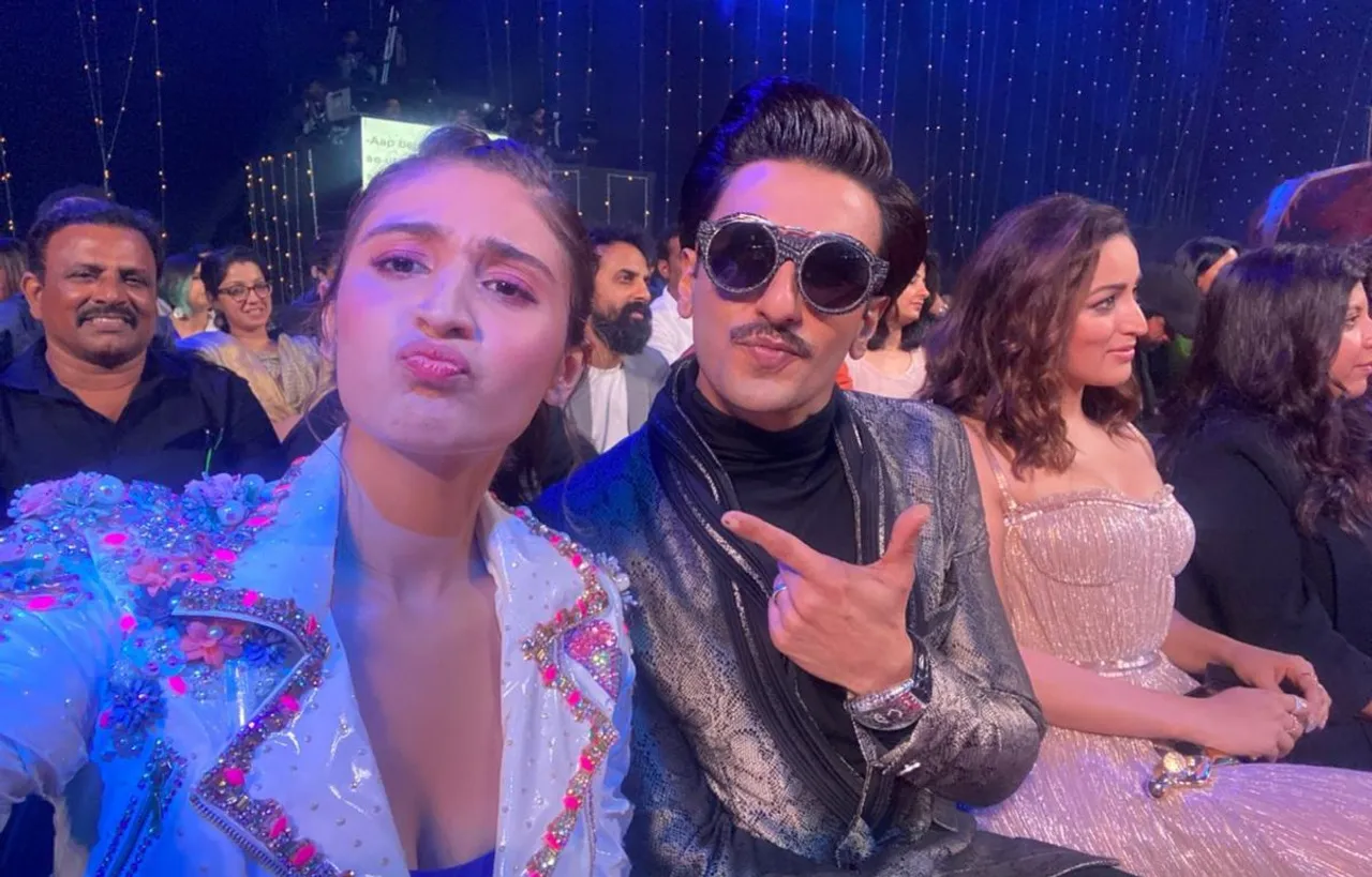 ध्वनि भानूशाली का रणवीर सिंह के साथ फैन मोमेंट 
