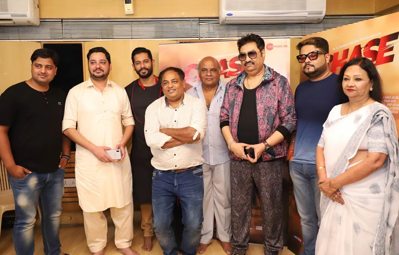 "हर ख़ुशी तेरे बिन" चेज नो मर्सी टू क्राइम का रोमांटिक गाना कुमार शानू ने किया लॉन्च