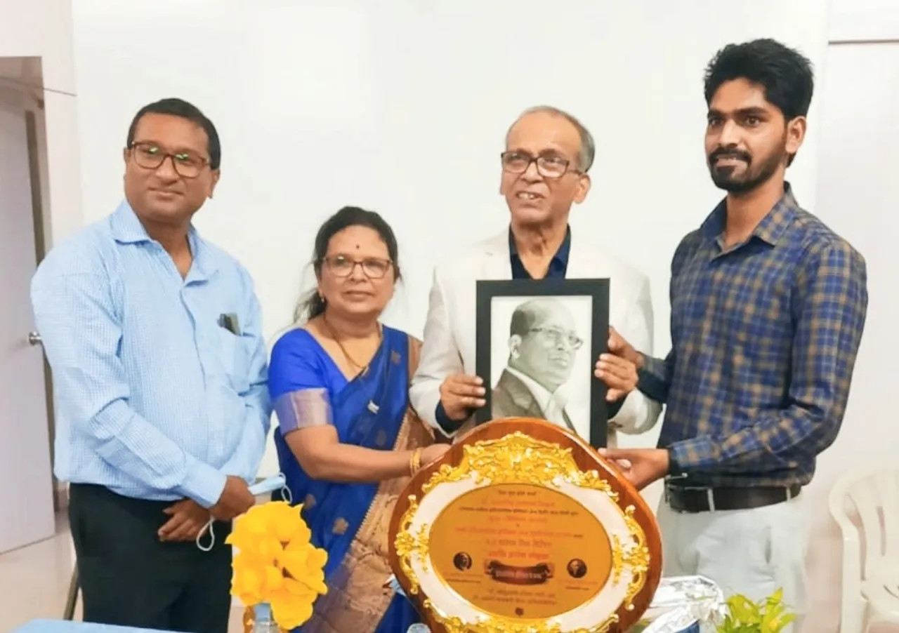 डॉ.अमरसिंह निकम को 'होम्योपैथिक अस्पताल के जनक' की उपाधि से सम्मानित किया गया