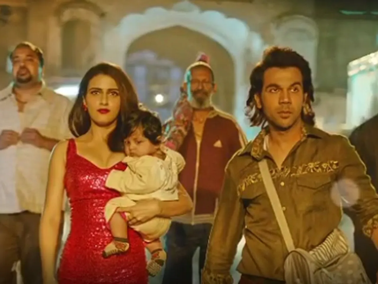 फिल्म लूडो का फर्स्ट लुक रिलीज, टशन में दिखे फातिमा सना शेख और राजकुमार राव
