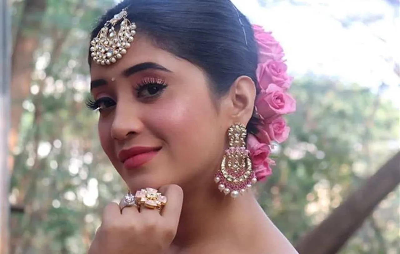 Yeh Rishta Kya Kehlata Hai: Shivangi Joshi ने वीडियो के जरिए शो से एग्जिट होने की खबर को किया कन्फर्म