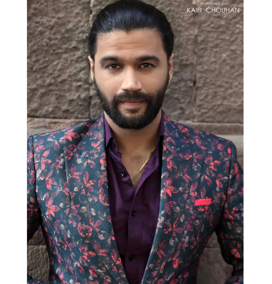 ‘’कई तरह की अलग-अलग भूमिकाएं हैं, जिन्‍हें हमें खुद ही निभा रहे हैं’’, यह बात सोनी सब के ‘कुछ स्‍माइल्‍स हो जाये...विद आलिया’ के बारे में बताते हुए बलराज सयाल ने कही 