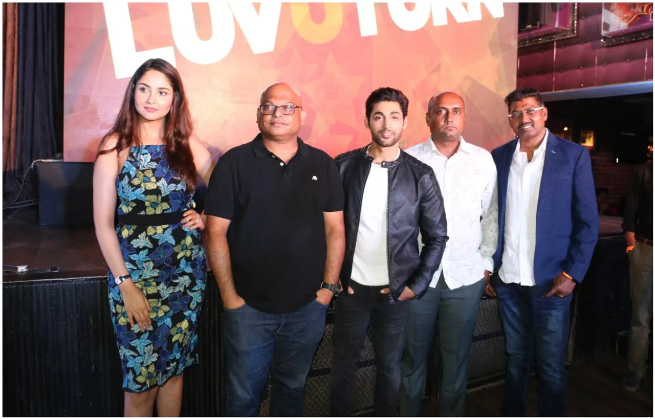 छोटे परदे पर तो नहीं लेकिन बॉलीवुड में फिल्म 'लव यु टर्न' से एक साथ धमाका मचानेवाले हैं रुसलान मुमताज़ और अद्विक महाजन