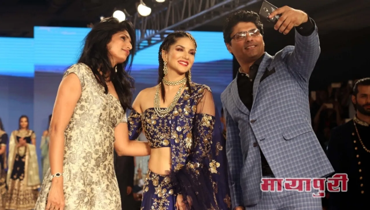 रेशमा और रियाज गांगजी के लिए सनी लियोन ने रैंप पर बिखेरा जलवा