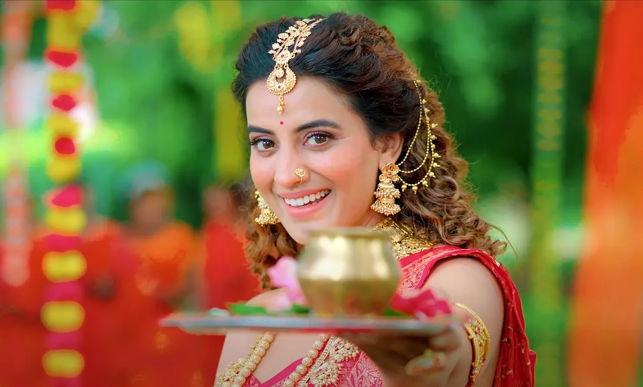 सावन में रिलीज हुआ Akshara Singh का एक और नया गाना  Hamar Jaan Mahadev, हो गया वायरल 