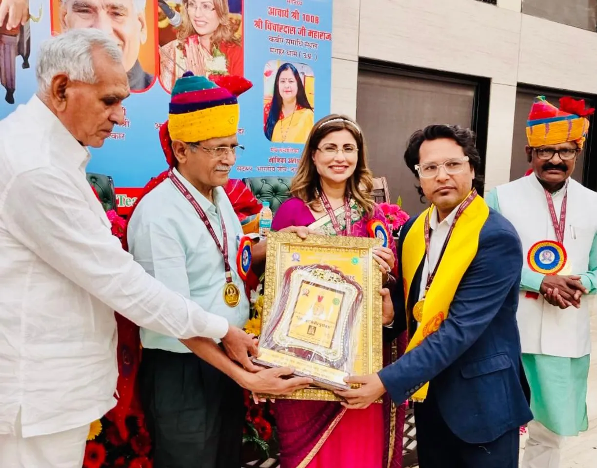 “विश्व संत कबीर पुरस्कार” से सम्मानित हुए कैलाश मासूम
