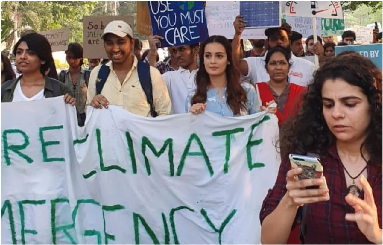 मुंबई में दीया मिर्जा ने क्लाइमेट चेंज के खिलाफ हड़ताल की पहल की