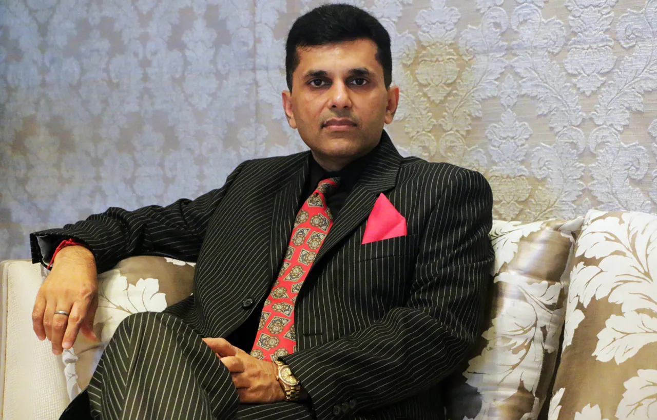 निर्माता आनंद पंडित थ्रिलर जेनर के लिए उत्सुक