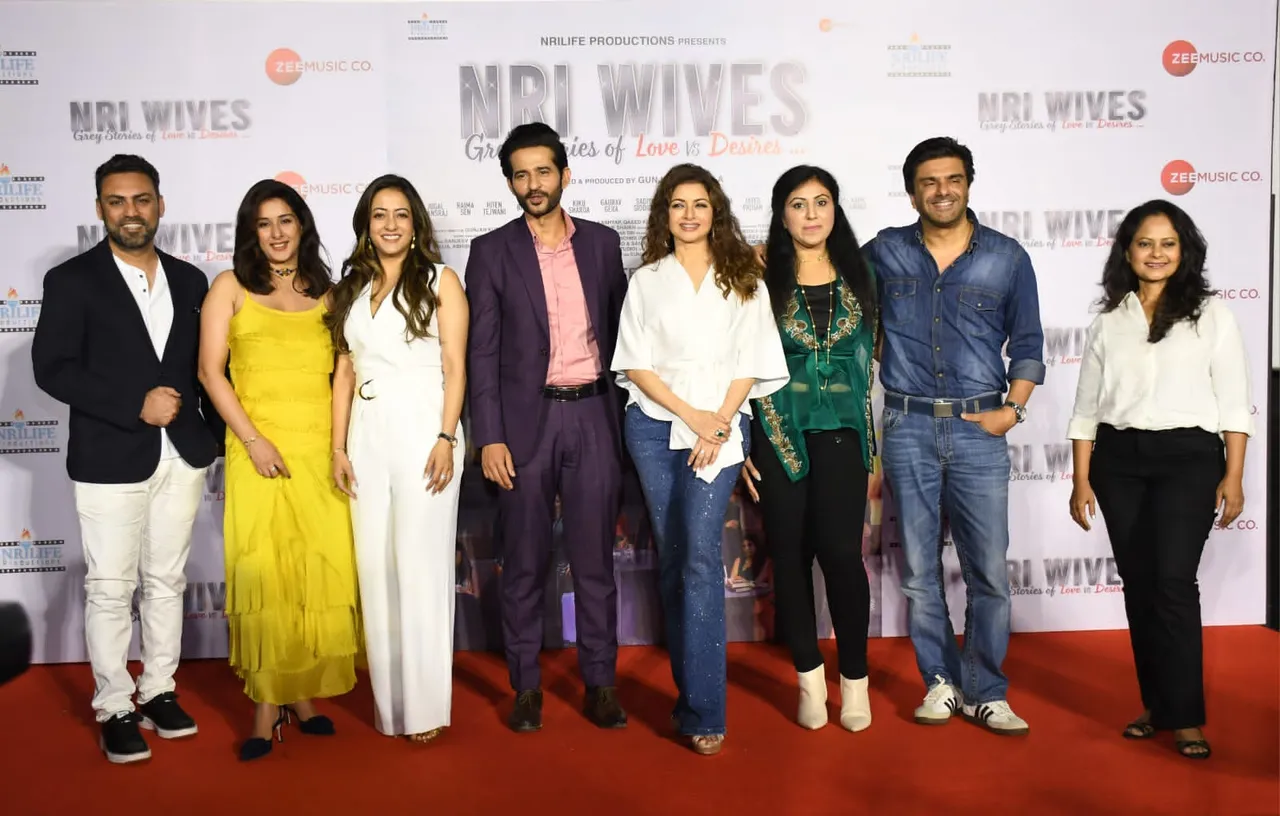 ‘पहला लव एक ही बार, ख्वाहिशें आती रहेंगी  बार-बार’, गुंजन कुठियाला के बोल्ड और खूबसूरत मल्टी-स्टारर ‘एनआरआई वाइव्स-ग्रे स्टोरीज’ इवेंट में मेगा-स्टार भाग्यश्री ने कहा -चैतन्य पडुकोण
