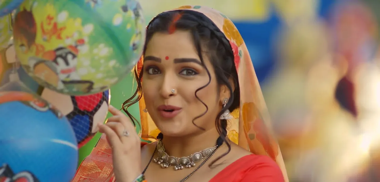 'Godanwa' गीत में Aamrapali Dubey ने उड़ाया गर्दा, वर्ल्डवाइड रिकार्ड्स पर आते ही छाया सॉन्ग
