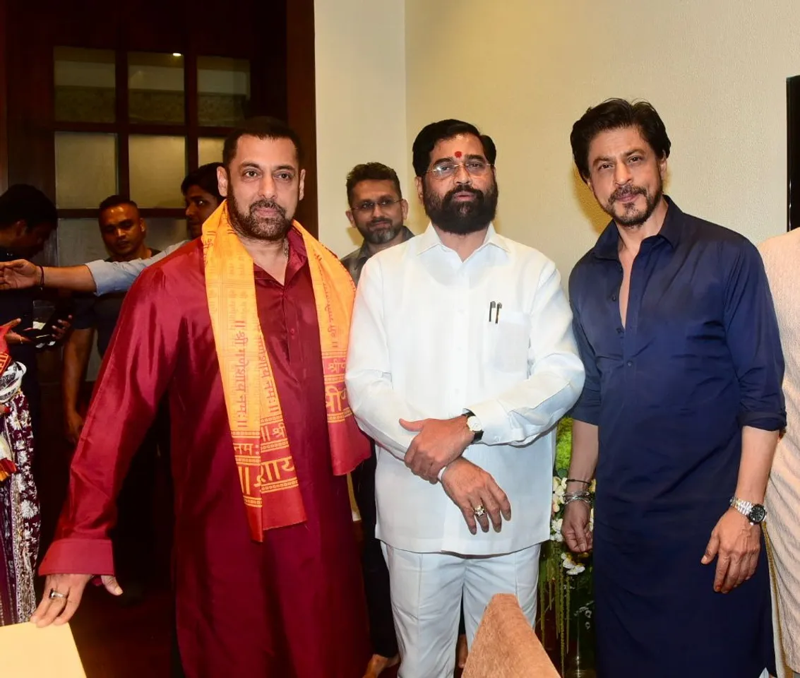 महाराष्ट्र के मुख्यमंत्री एकनाथ शिंदे के निवास स्थान पर गणपति दर्शन के लिए पहुंचे बॉलीवुड सितारे