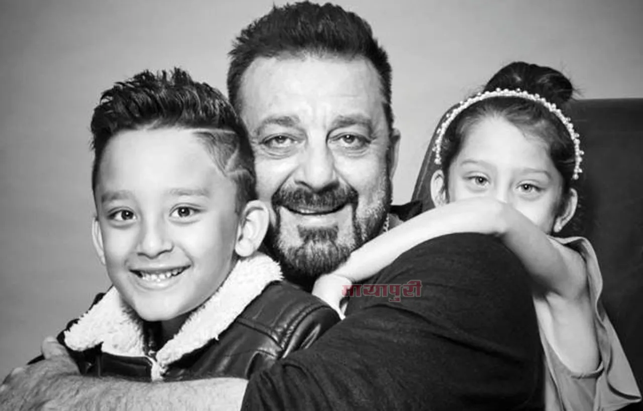 क्राफ्ट और पेंटिंग के काम में अपने बच्चों की मदद करते हैं संजय दत्त