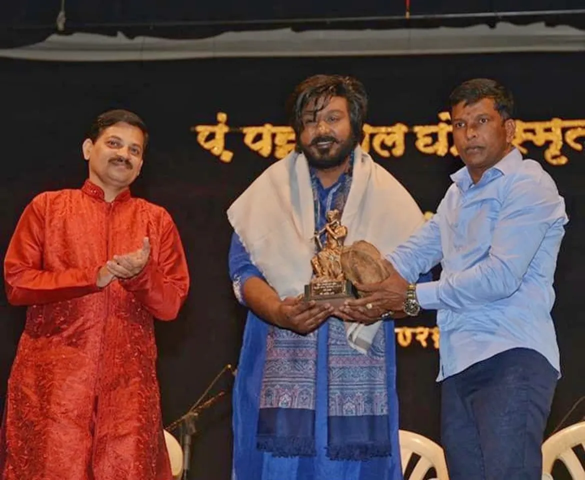 गायक और बांसुरीवादक पारस नाथ के लिए गौरव का क्षण