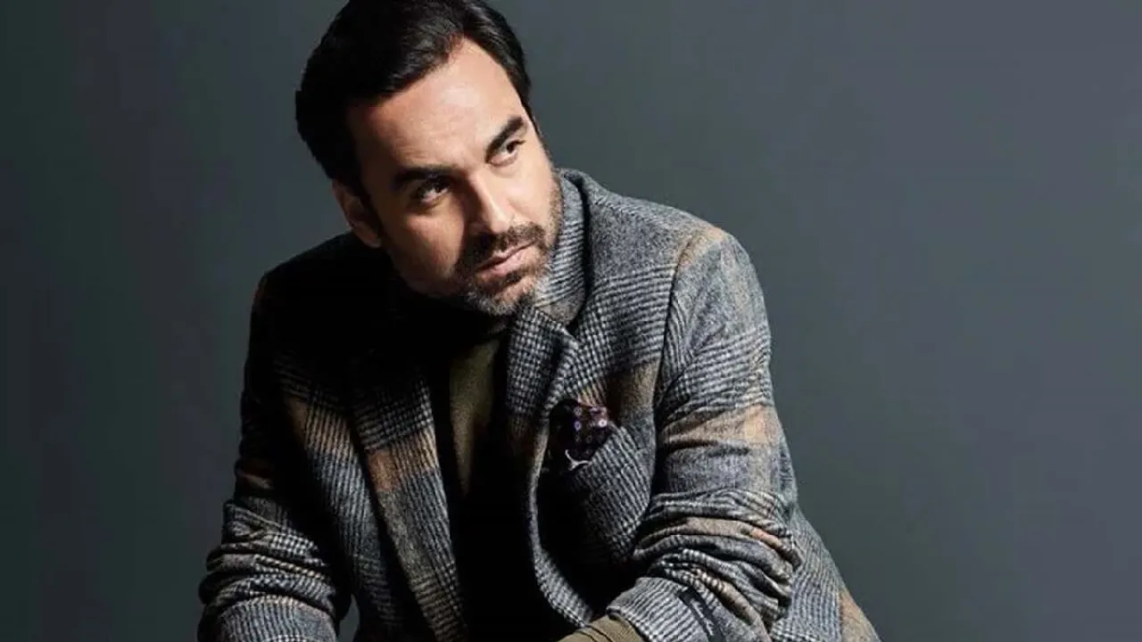 कालीन भैया एक अप्रत्याशित किरदार है। वो बहुत ही विनम्रता से बातचीत करते है। पंकज त्रिपाठी