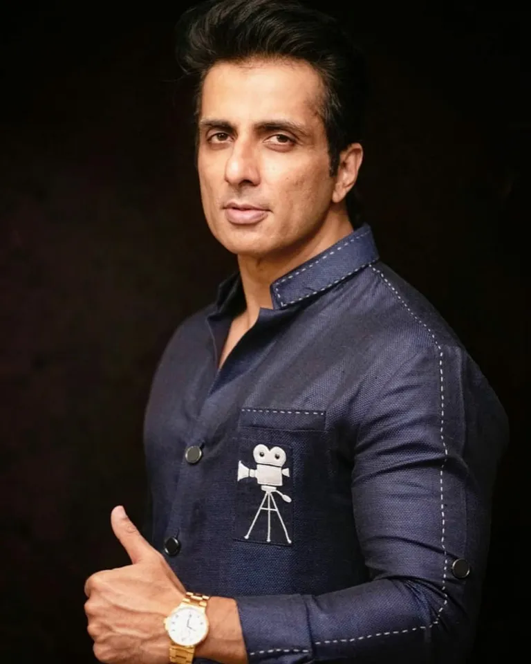 अपने पिता के नाम से जरूरतमंदों की मदद करने के लिए  सोनू सूद ने शुरू किया खाना देने का अभियान