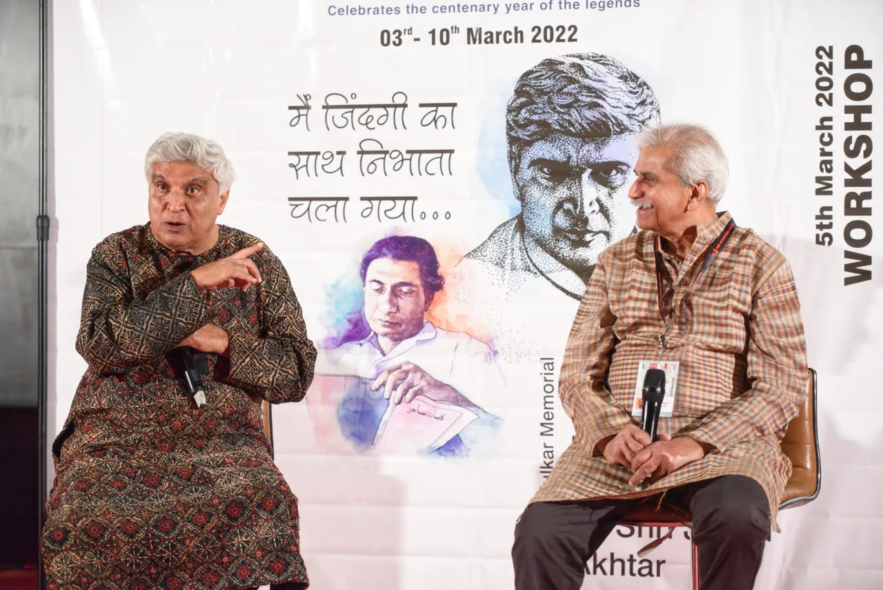 जावेद अख्तर ने चल रहे पीआईएफएफ में साहिर लुधियानवी के लेखन पर विजय तेंदुलकर स्मृति व्याख्यान दिया।