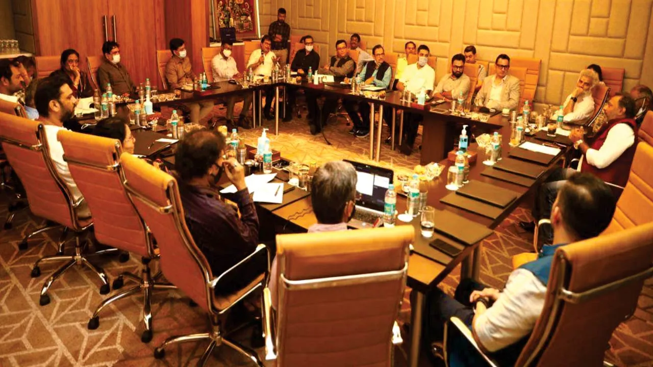 गुजरात के पर्यटन मंत्रालय ने गुजरात सरकार की सिनेमाई पर्यटन नीति को  अंतिम रूप देने से पहले राय मशविरे के लिए बॉलीवुड व टीवी इंडस्ट्री के प्रतिनिधियों संग की मुलाकात