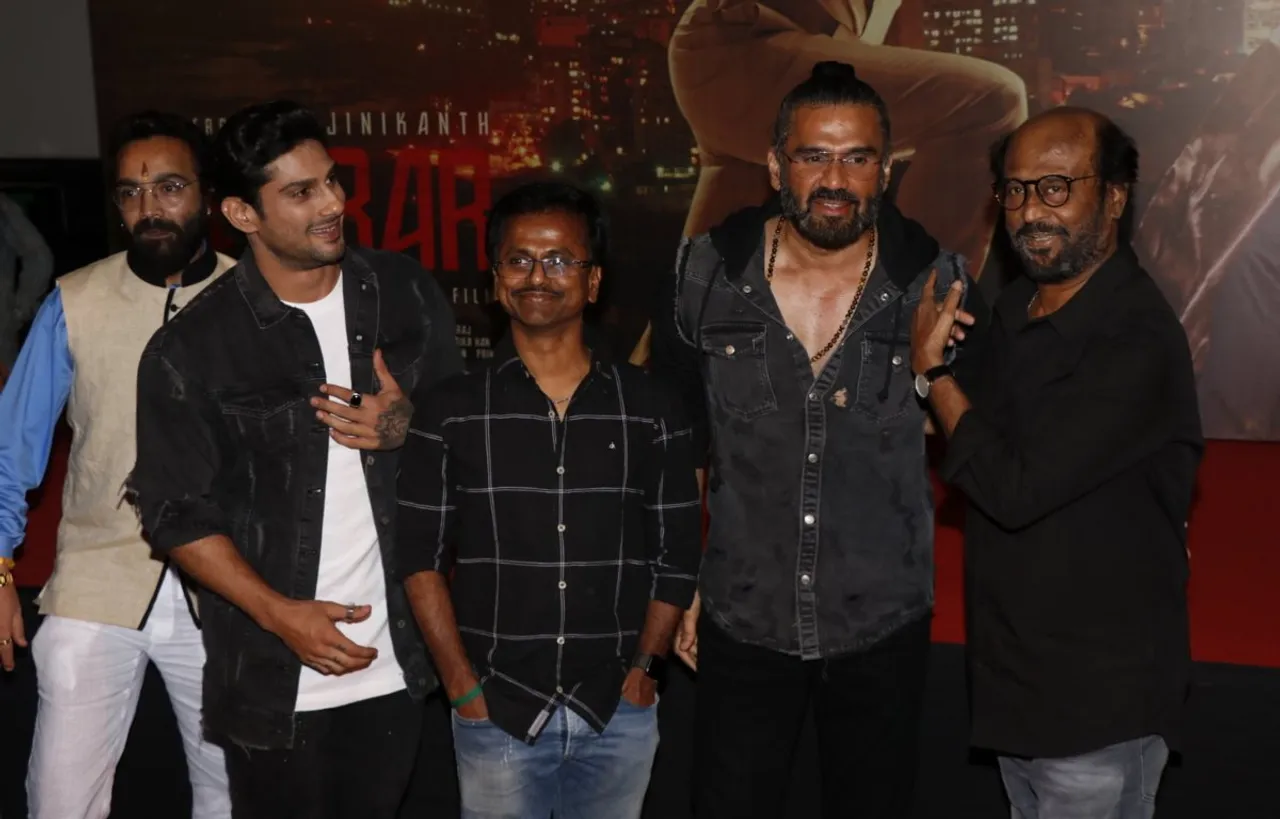 Darbar Trailer Launch: ‘दरबार’ के ट्रेलर लॉन्च पर एक साथ दिखे रजनीकांत और सुनील शेट्टी, देखें फोटोज़