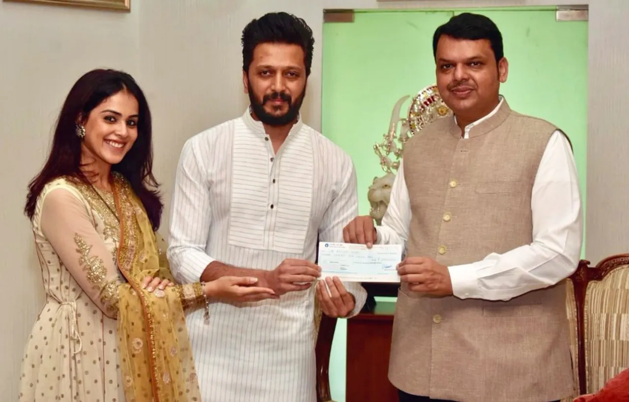 महाराष्ट्र में बाढ़ पीड़ितों के लिए रितेश-जेनेलिया ने दिए 25 लाख, महाराष्ट्र CM ने कहा शुक्रिया