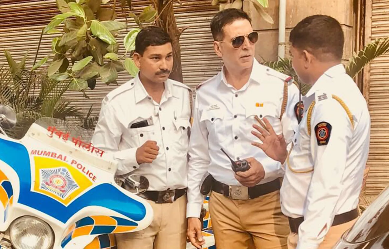 आखिर क्यों अक्षय कुमार बने ट्रैफिक पुलिस