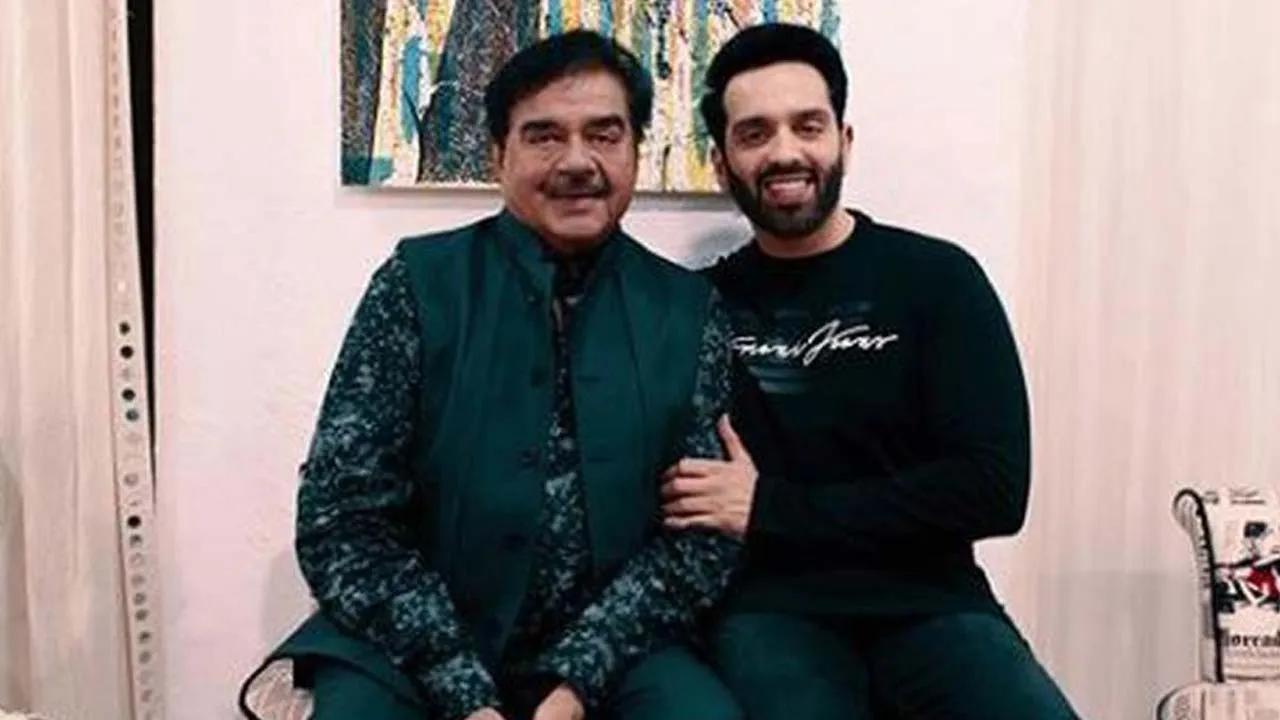 बिहार विधानसभा चुनाव - शत्रुघ्न सिन्हा के बेटे लव सिन्हा ने कहा, पिता को मिली हार का बदला लेने के लिए नहीं बल्कि पटना के लोगों के कल्याण के लिए लड़ रहे हैं चुनाव