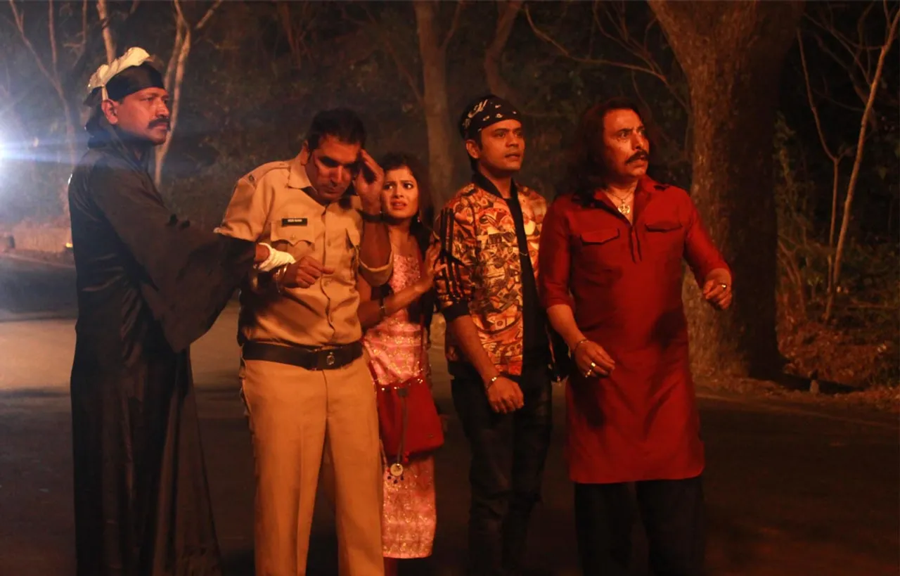 ‘बैंड बाजा बंद दरवाजा’ में रॉकी के पिता हुए गिरफ्तार