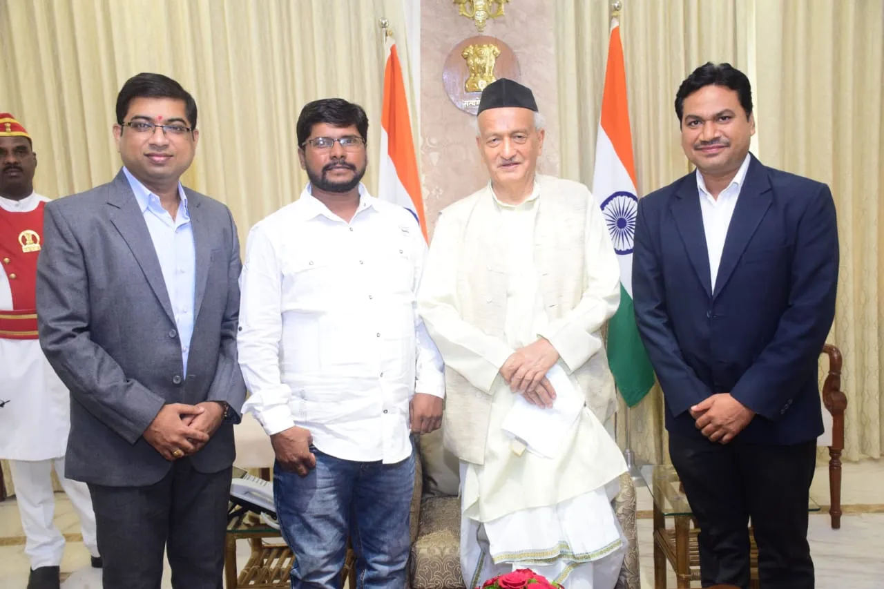 महाराष्ट्र के राज्यपाल ने दिग्गज़ हस्तियों को जननायक सम्मान से सम्मानित किया