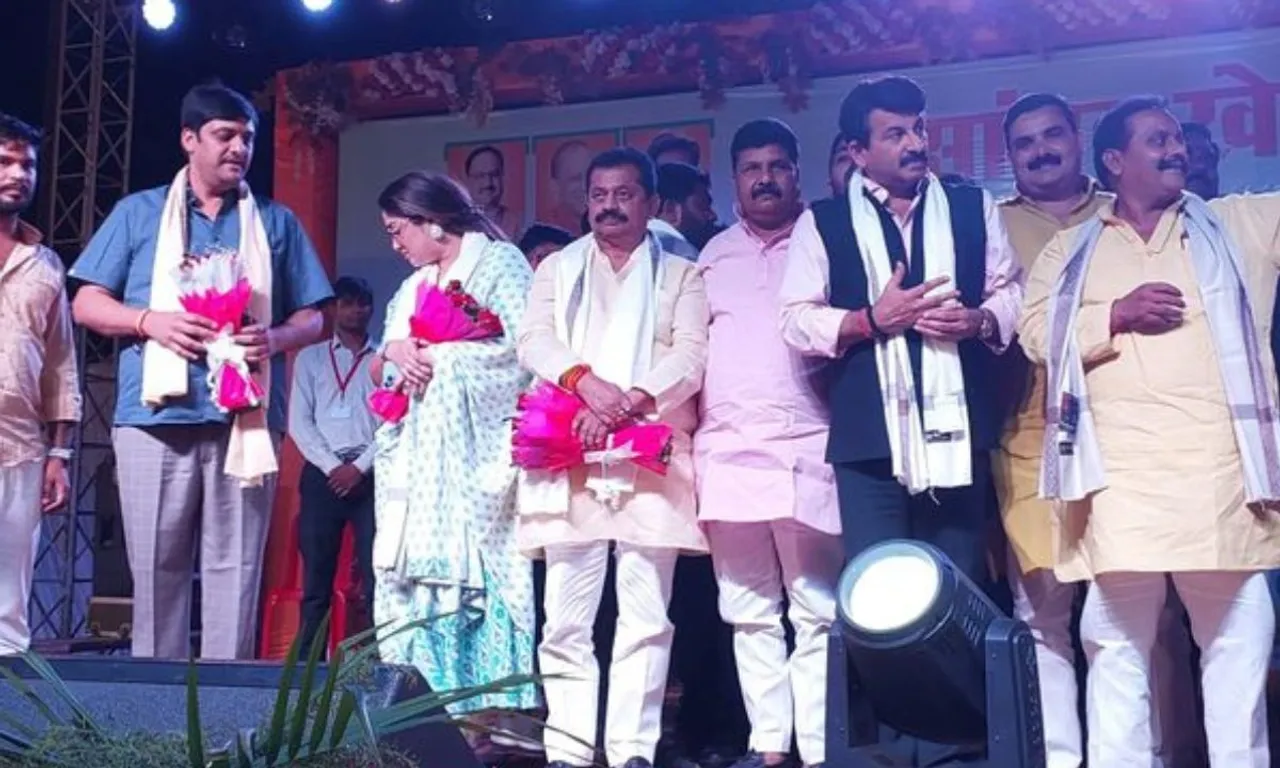 आजमगढ़ के सांसद खेल महोत्सव में आनन्द बिहारी यादव को मनोज तिवारी व दिनेश लाल निरहुआ ने सम्मानित किया
