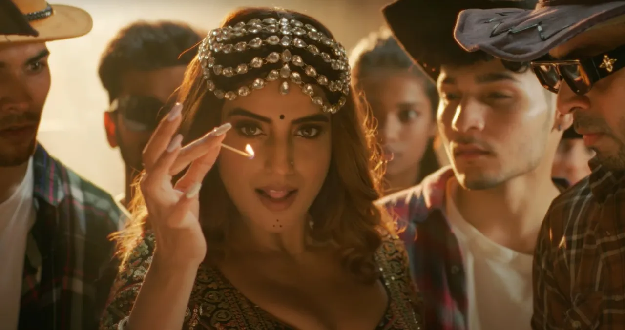 Shilpa Shetty के बाद अब Mudassar Khan के निर्देशन में Akshra Singh आई हैं Up Bihar Lootane