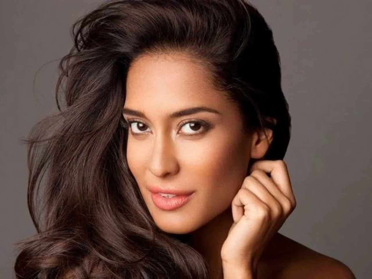 Lisa Haydon दूसरी बार बनी माँ , सोशल मीडिया पर शेयर की तस्वीर
