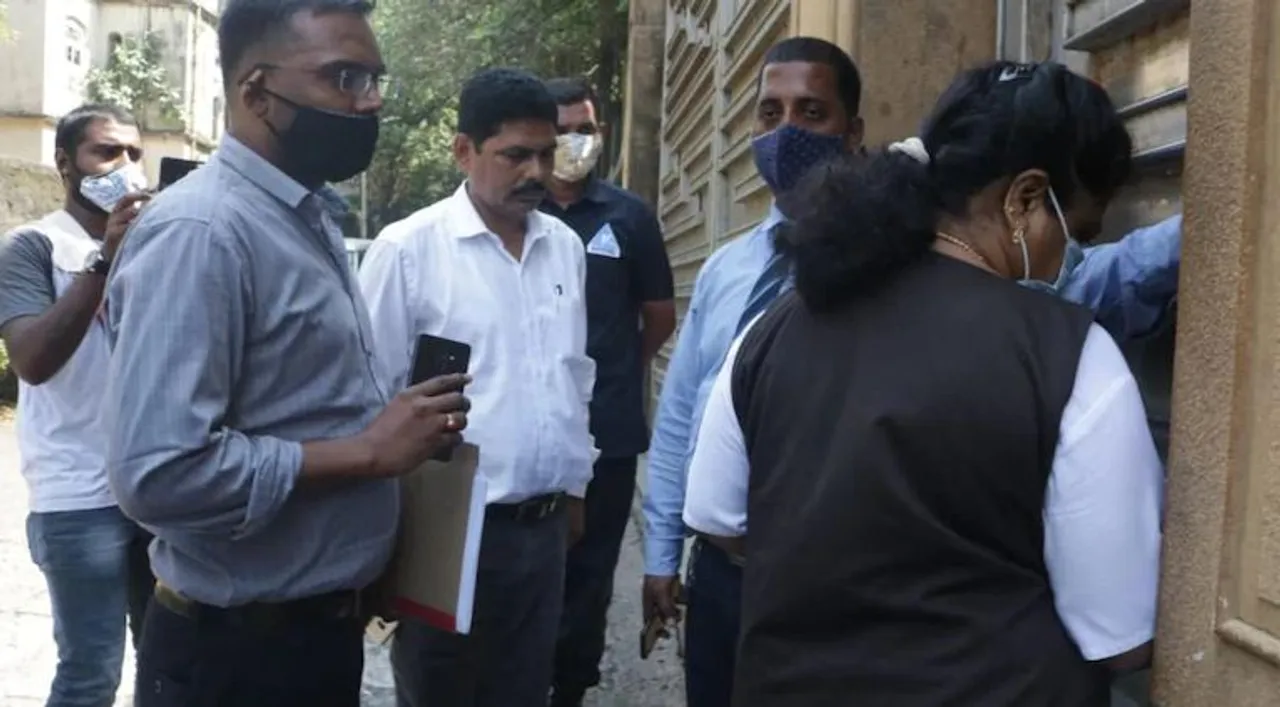 शाहरुख़ खान सहित इस अभिनेत्री के घर पर पहुंची NCB टीम