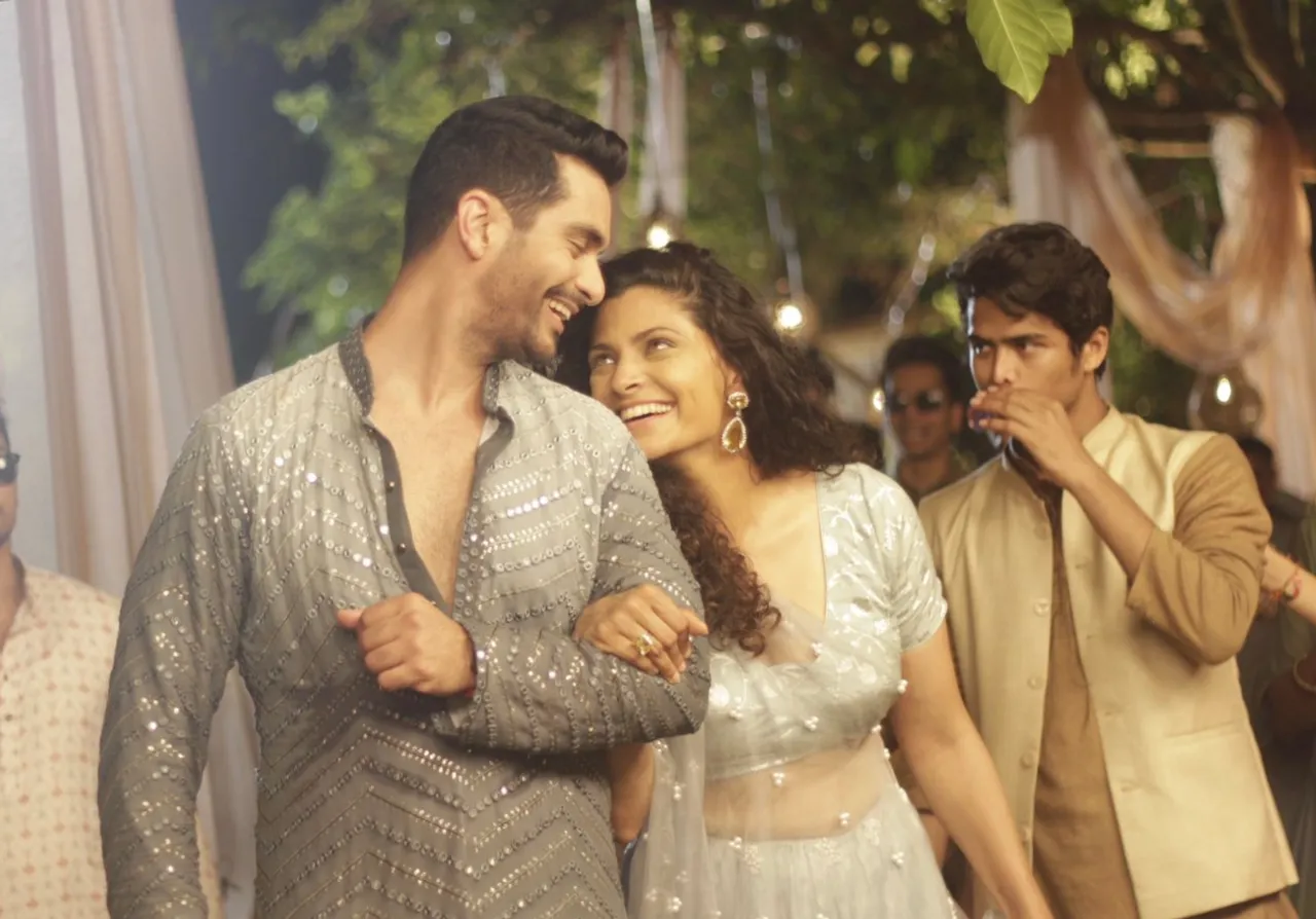 "लस्ट स्टोरीज़ 2" के बाद अंगद बेदी फिर से आर बाल्की की एक चुनौतीपूर्ण फ़िल्म  'घूमर' से सैयामी खेर के साथ