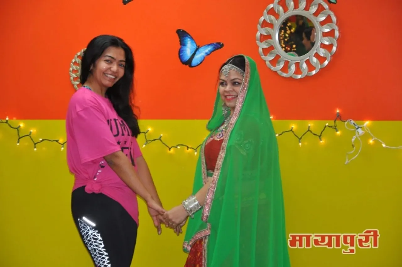 न्यू जर्सी में वर्षा नायक ने फिटनेस शैली के साथ मनाया नए साल का समारोह