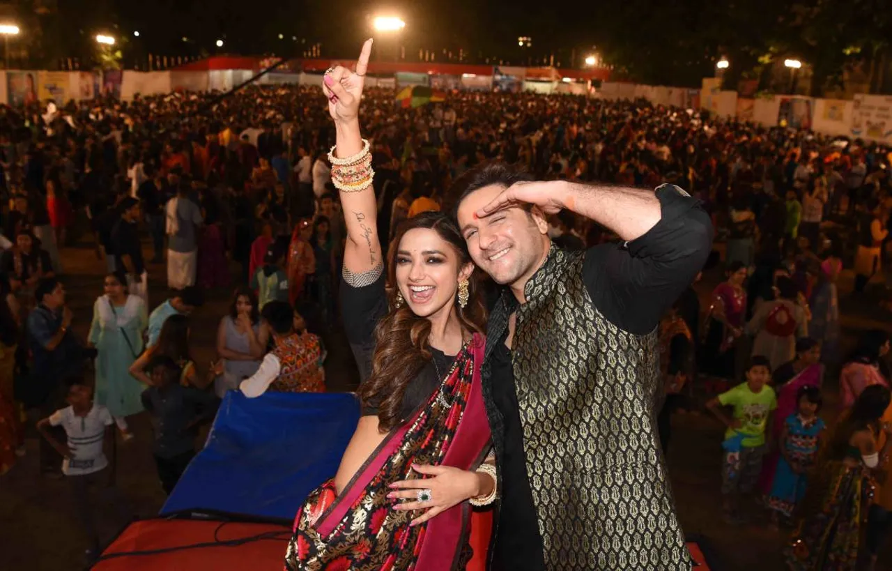 ‘मेरी हानिकारक बीवी’ की जिया शंकर और करण सूचक ने ‘तिरंगा डांडिया नाइट’ में की मस्ती