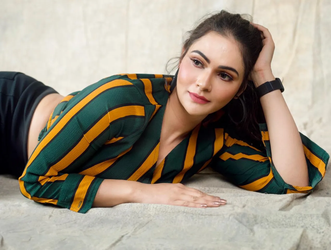सेंसेशनल गर्ल जूही सिंह अपने बॉलीवुड डेब्यू के लिए हैं तैयार