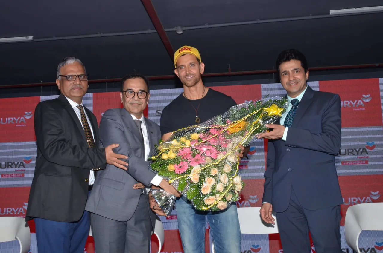 चेंबूर में सूर्या अस्पताल के उद्घाटन समारोह में शामिल हुए ऋतिक रोशन