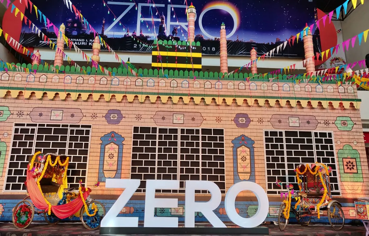 live Updates: जीरो के शानदार ट्रेलर लॉन्च के लिए मेरठ में बदला मुंबई आईमैक्स वडाला, हो रहा शानदार कार्यक्रम आप भी देखिये वहां की लाइव तस्वीरें