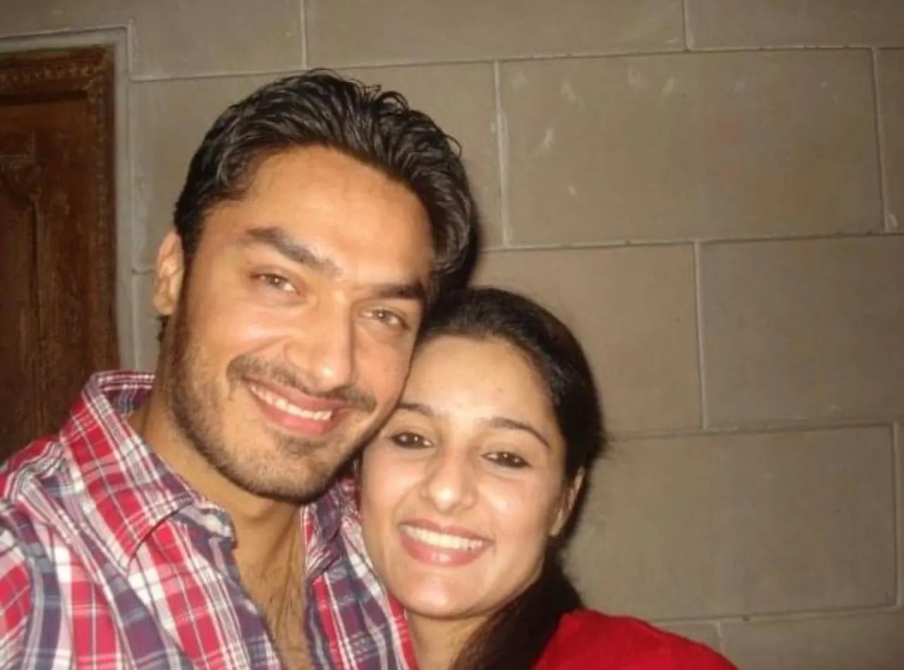 'तेरे बिना जिया जाए ना' के अविनेश रेखी बताते हैं, "जब मैं 15 साल का था तब से मैं और मेरी पत्नी साथ हंै, वही मेरी इकलौती गर्लफ्रेंड है"