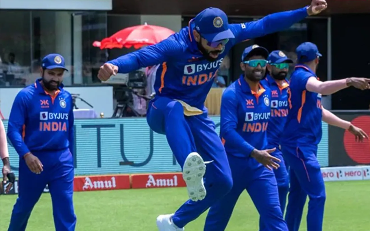 Virat Kohli after team hurdle (Source - Twitter)