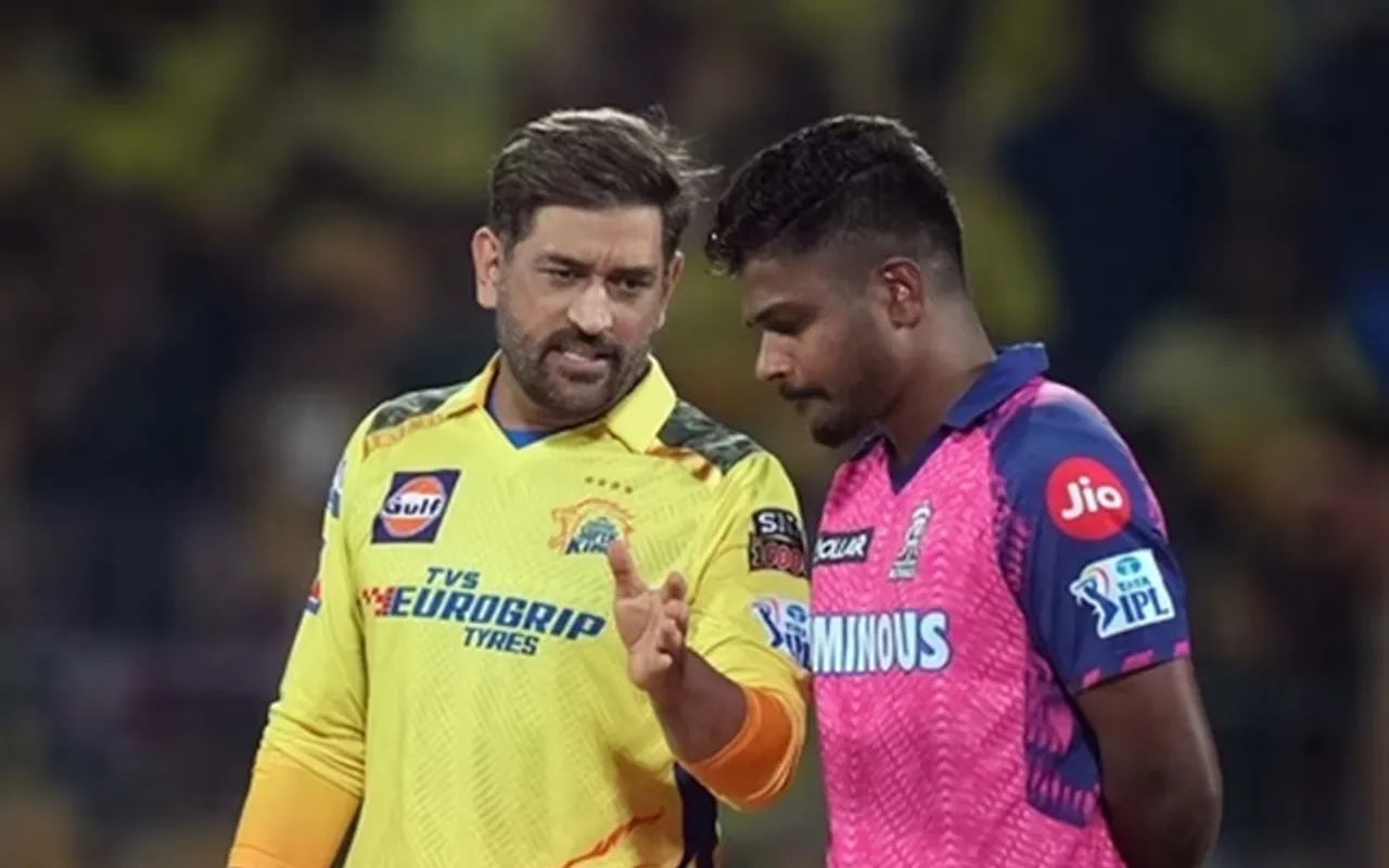 MS Dhoni and Sanju Samson (Source - Twitter)